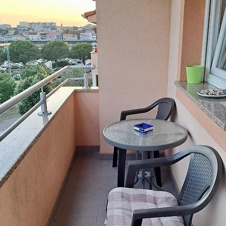Sara-naomi With Private Parking Place Apartamento
