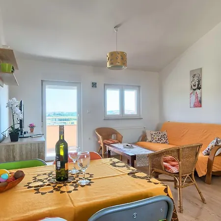 Sara-naomi With Private Parking Place Apartamento Pula